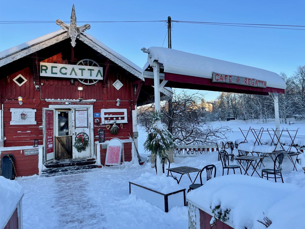 Café Regatta in winter